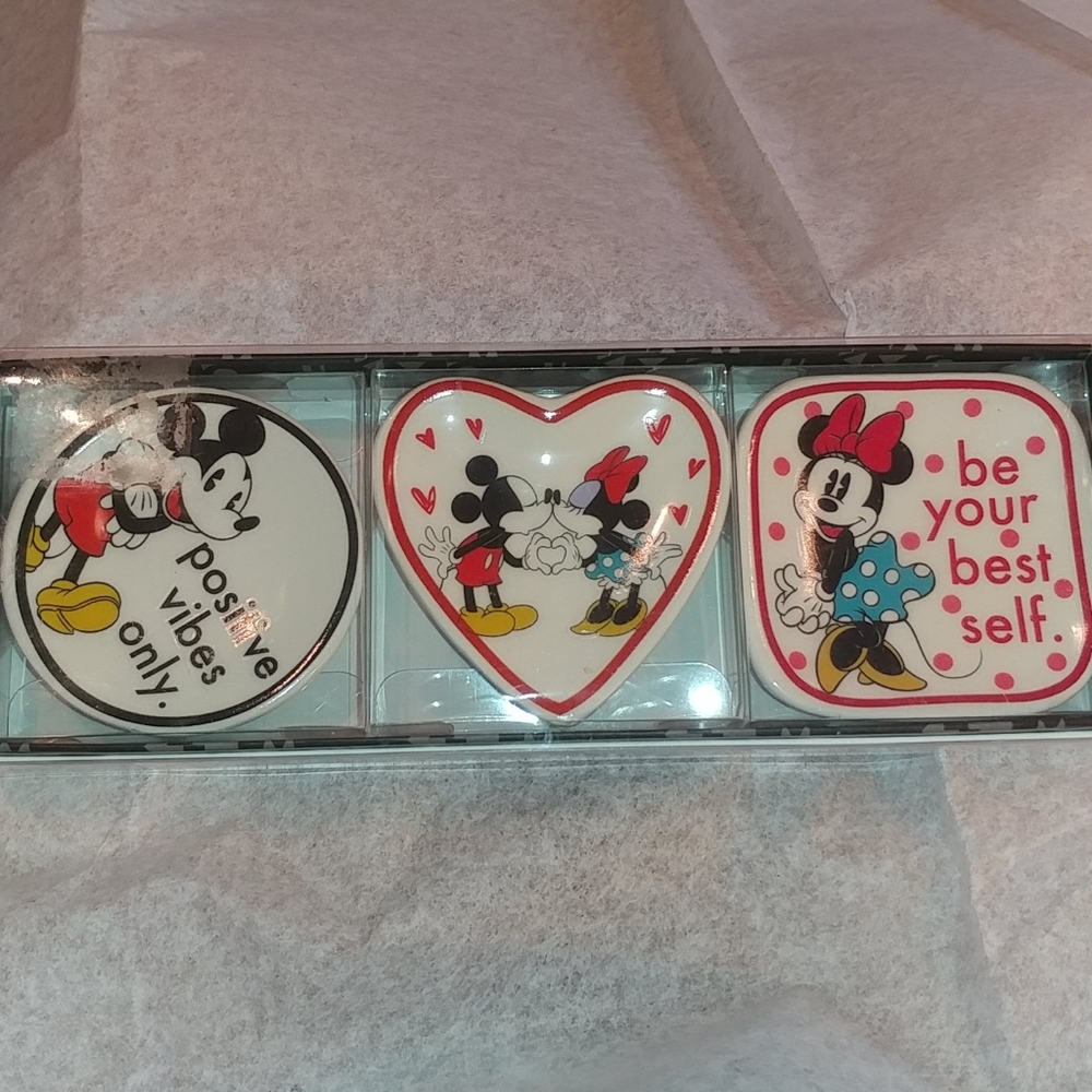 Disney Minnie and Minnie Mouse Mini Ceramic Dishes